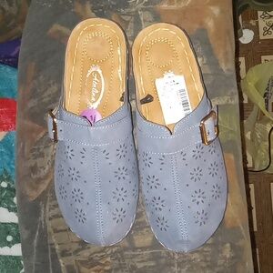 Woman's slip on shoes